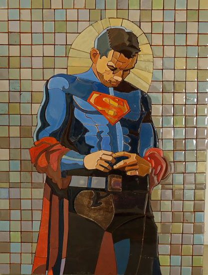 Maravilha Homem por Peter Buchman,  pintado mosaico de madeira, resina, 20 x 16.